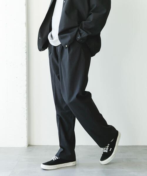 URBAN RESEARCH DOORS(アーバンリサーチドアーズ)の「『イージーケア/速乾/UVカット』クイックドライ 2タック ワイドトラウザー(その他パンツ・メンズ・ホワイト系その他/チャコールグレー・MEDIUM/LARGE/SMALL)」の16枚目の写真