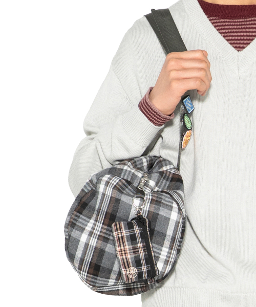 XTONZ（エクストーンズ）の「XTA100 チェックダッフルバッグ (GRAY)（トートバッグ・レディース・その他・F）」の2枚目の写真