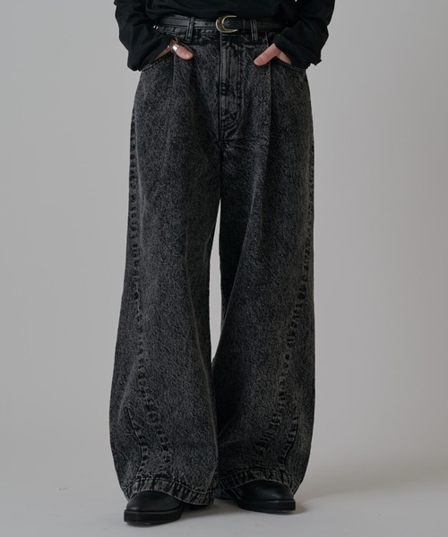 Lui's(ルイス)の「エフォートレス バギージーンズ / 13.5oz(デニムパンツ・メンズ・ブラック/ブルー・30/32/34)」の1枚目の写真