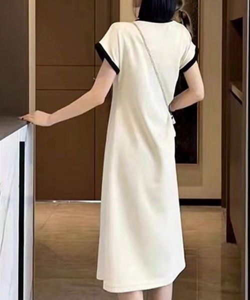 Flugge(フラッジー)の「リンガーロゴtシャツワンピ(ワンピース・レディース・ホワイト/ブラック・LARGE/MEDIUM)」の4枚目の写真