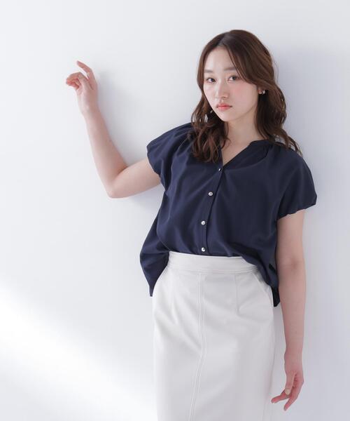 NATURAL BEAUTY BASIC(ナチュラルビューティーベーシック)の「バルーンスリーブブラウス(シャツ/ブラウス・レディース・イエロー/ネイビー/オフホワイト・FREE)」の1枚目の写真