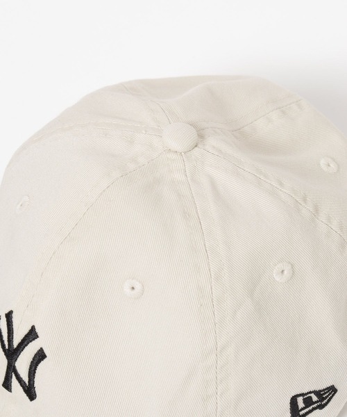 NEW ERA（ニューエラ）の「【NEW ERA(ニューエラ）】別注／920 BACKLOGO CAP（キャップ・レディース・ベージュ/チャコールグレー/アイボリー・FREE）」の19枚目の写真