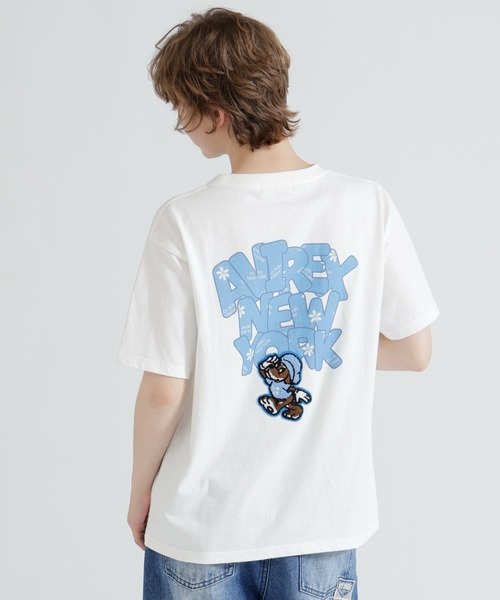 AVIREX(アヴィレックス)の「《直営店限定》S/S SAGARA DOG NEW YORK T-SHIRT(Tシャツ/カットソー・レディース・ブラック/オフホワイト/ピンク・F)」の2枚目の写真
