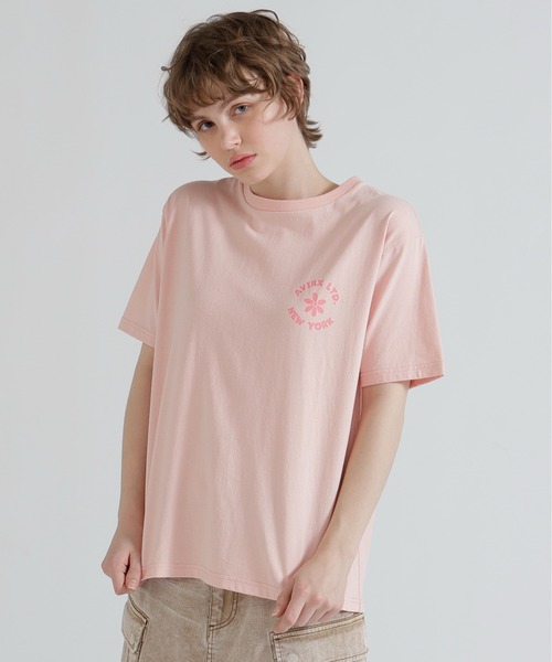 AVIREX(アヴィレックス)の「《直営店限定》S/S SAGARA DOG NEW YORK T-SHIRT(Tシャツ/カットソー・レディース・ブラック/オフホワイト/ピンク・F)」の9枚目の写真