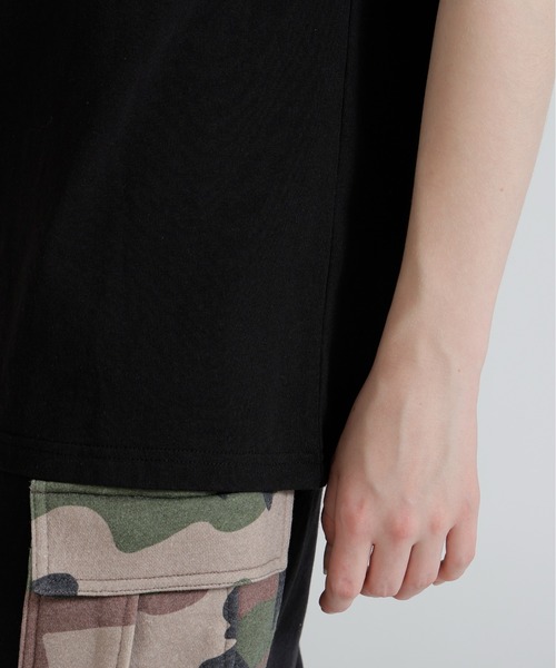 AVIREX(アヴィレックス)の「《直営店限定》S/S SAGARA DOG NEW YORK T-SHIRT(Tシャツ/カットソー・レディース・ブラック/オフホワイト/ピンク・F)」の22枚目の写真