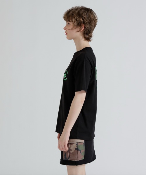 AVIREX(アヴィレックス)の「《直営店限定》S/S SAGARA DOG NEW YORK T-SHIRT(Tシャツ/カットソー・レディース・ブラック/オフホワイト/ピンク・F)」の18枚目の写真