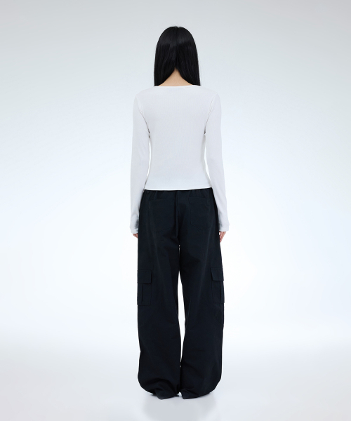 PORTERNA(ポルテナ)の「ESSENTIAL U-NECK T-SHIRT-3COLOR(Tシャツ/カットソー・レディース・ライトグレー/ブラック/ホワイト・OS)」の6枚目の写真