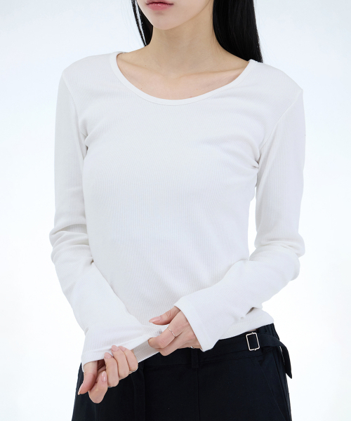 PORTERNA(ポルテナ)の「ESSENTIAL U-NECK T-SHIRT-3COLOR(Tシャツ/カットソー・レディース・ライトグレー/ブラック/ホワイト・OS)」の5枚目の写真