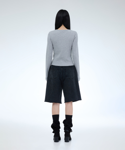 PORTERNA(ポルテナ)の「ESSENTIAL U-NECK T-SHIRT-3COLOR(Tシャツ/カットソー・レディース・ライトグレー/ブラック/ホワイト・OS)」の16枚目の写真