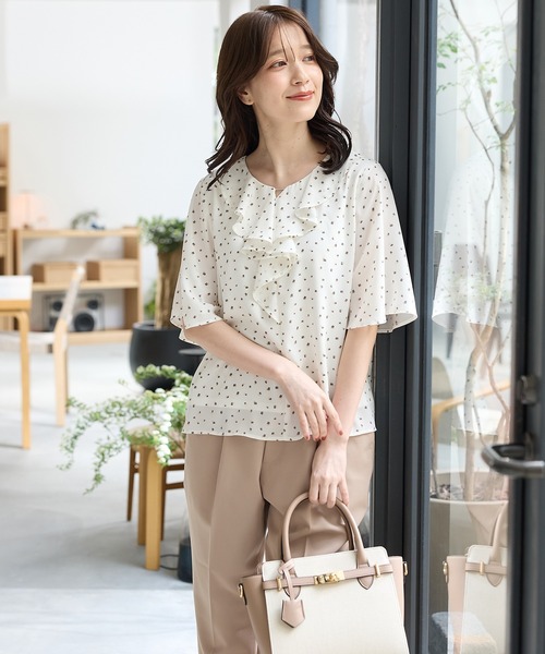 Honeys(ハニーズ)の「【ハニさら・接触冷感】ひんやり裏地ブラウス(シャツ/ブラウス・レディース・アイボリー系1/ネイビー系1/ピンク/アイボリー/ブラック・3L/L/LL/M/S)」の14枚目の写真