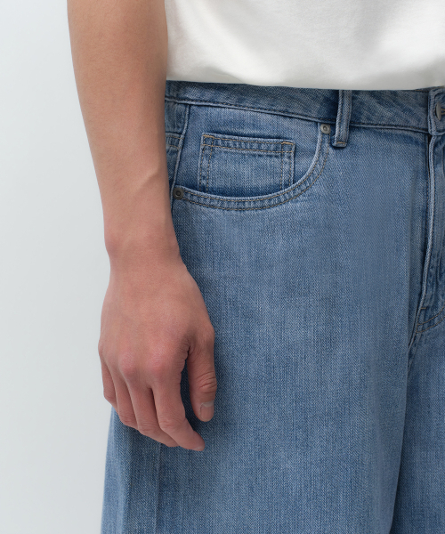 MUSINSA STANDARD（ムシンサスタンダード）の「リネンライクロングバミューダデニムパンツ[ライトインディゴ]（デニムパンツ・メンズ・その他・26/27/28/29/30/31/32/33/34/36/38/40/42）」の5枚目の写真