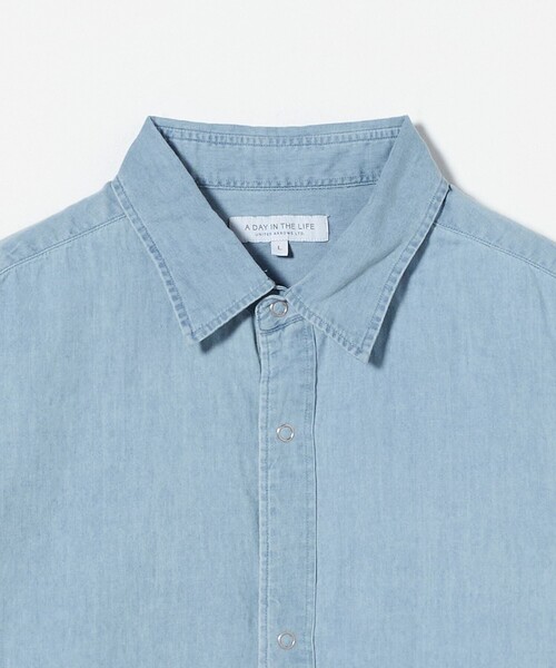 A DAY IN THE LIFE UNITED ARROWS(アデイインザライフユナイテッドアローズ)の「フェードデニム リラックス レギュラーカラー シャツ<A DAY IN THE LIFE>(シャツ/ブラウス・メンズ・ライトブルー/ブラック・M/L)」の4枚目の写真