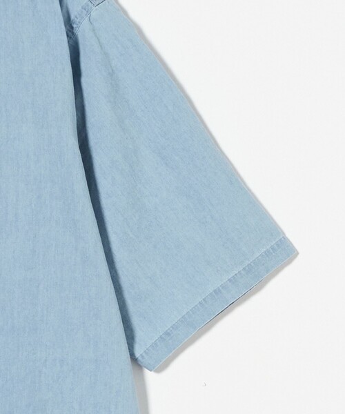 A DAY IN THE LIFE UNITED ARROWS(アデイインザライフユナイテッドアローズ)の「フェードデニム リラックス レギュラーカラー シャツ<A DAY IN THE LIFE>(シャツ/ブラウス・メンズ・ライトブルー/ブラック・M/L)」の5枚目の写真