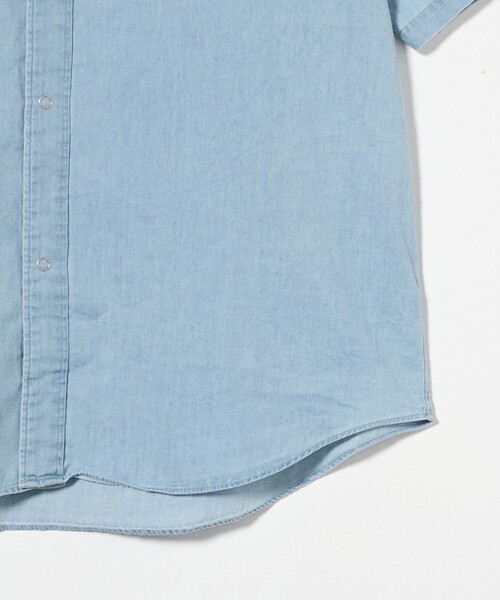 A DAY IN THE LIFE UNITED ARROWS(アデイインザライフユナイテッドアローズ)の「フェードデニム リラックス レギュラーカラー シャツ<A DAY IN THE LIFE>(シャツ/ブラウス・メンズ・ライトブルー/ブラック・M/L)」の6枚目の写真