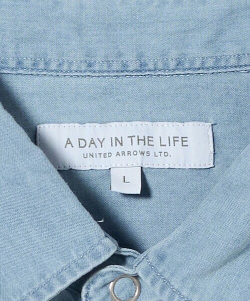 A DAY IN THE LIFE UNITED ARROWS(アデイインザライフユナイテッドアローズ)の「フェードデニム リラックス レギュラーカラー シャツ<A DAY IN THE LIFE>(シャツ/ブラウス・メンズ・ライトブルー/ブラック・M/L)」の11枚目の写真