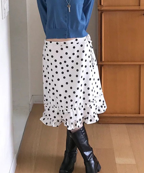 LYEON(リヨン)の「ドットフリルミディスカート(スカート・レディース・ブラック/オフホワイト・FREE)」の1枚目の写真