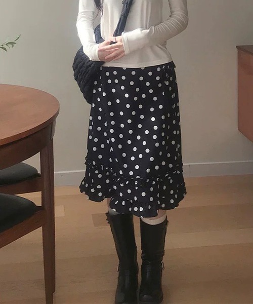 LYEON(リヨン)の「ドットフリルミディスカート(スカート・レディース・ブラック/オフホワイト・FREE)」の2枚目の写真
