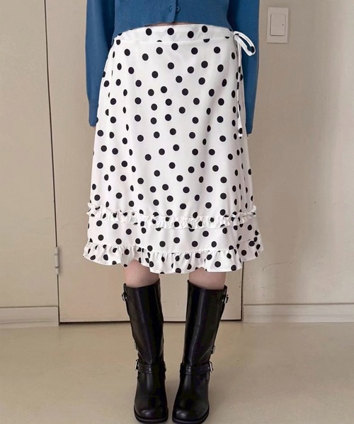 LYEON(リヨン)の「ドットフリルミディスカート(スカート・レディース・ブラック/オフホワイト・FREE)」の7枚目の写真