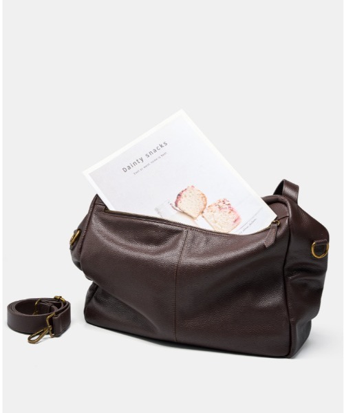 NiiNa(ニーナ)の「【 NiiNa / ニーナ 】高品質牛革2WAYソフトドレープショルダーバッグ(ショルダーバッグ・レディース・ダークブラウン/ブラック・FREE)」の6枚目の写真