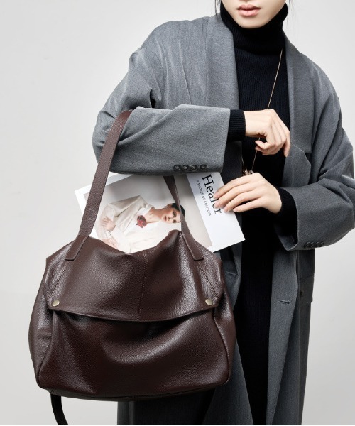 NiiNa(ニーナ)の「【 NiiNa / ニーナ 】高品質牛革2WAYソフトドレープショルダーバッグ(ショルダーバッグ・レディース・ダークブラウン/ブラック・FREE)」の9枚目の写真