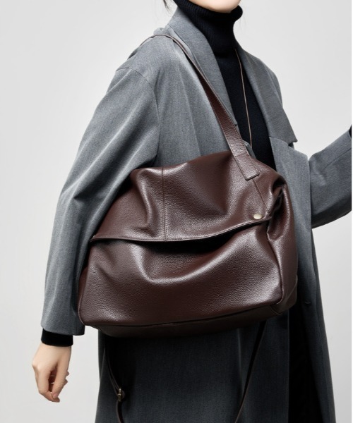 NiiNa(ニーナ)の「【 NiiNa / ニーナ 】高品質牛革2WAYソフトドレープショルダーバッグ(ショルダーバッグ・レディース・ダークブラウン/ブラック・FREE)」の10枚目の写真
