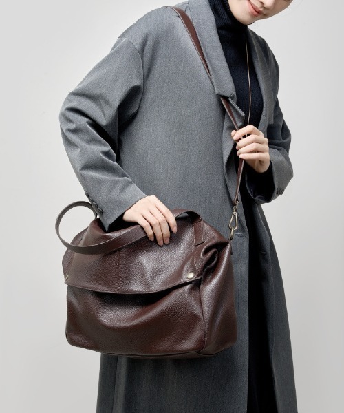NiiNa(ニーナ)の「【 NiiNa / ニーナ 】高品質牛革2WAYソフトドレープショルダーバッグ(ショルダーバッグ・レディース・ダークブラウン/ブラック・FREE)」の12枚目の写真