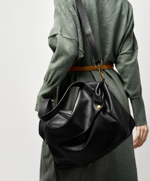 NiiNa(ニーナ)の「【 NiiNa / ニーナ 】高品質牛革2WAYソフトドレープショルダーバッグ(ショルダーバッグ・レディース・ダークブラウン/ブラック・FREE)」の14枚目の写真