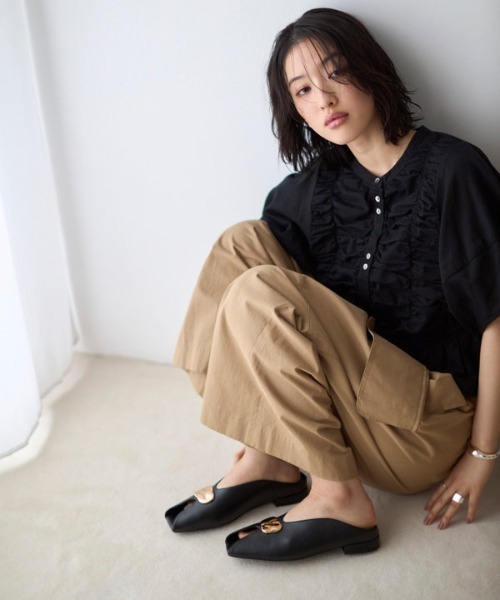 Firsthand(ファーストハンド)の「Firsthand/ファーストハンド ニュアンスプレート オープントゥシューズ(パンプス・レディース・ブラック/ベージュ・MEDIUM/SMALL/LARGE)」の13枚目の写真
