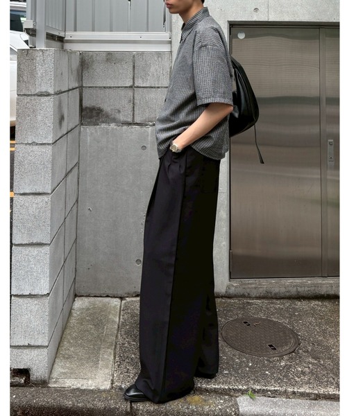 Chikashitsu +(チカシツプラス)の「【Chikashitsu +】seersucker crop shirt / 【チカシツプラス】シアサッカークロップ半袖シャツ<着用動画あり>(シャツ/ブラウス・メンズ・アイボリー/ブラック・ONE SIZE)」の10枚目の写真