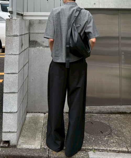 Chikashitsu +(チカシツプラス)の「【Chikashitsu +】seersucker crop shirt / 【チカシツプラス】シアサッカークロップ半袖シャツ<着用動画あり>(シャツ/ブラウス・メンズ・アイボリー/ブラック・ONE SIZE)」の12枚目の写真