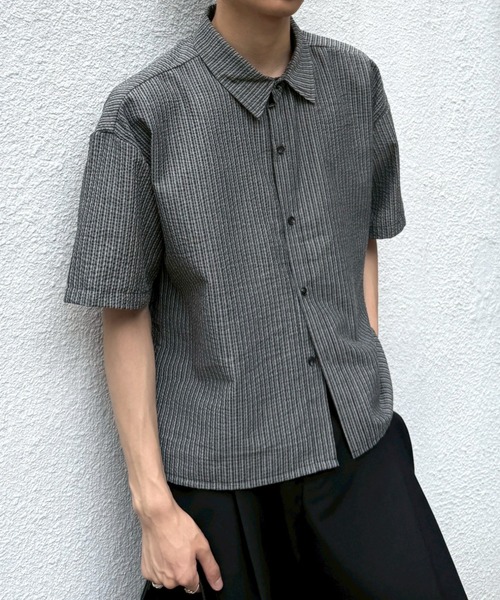 Chikashitsu +(チカシツプラス)の「【Chikashitsu +】seersucker crop shirt / 【チカシツプラス】シアサッカークロップ半袖シャツ<着用動画あり>(シャツ/ブラウス・メンズ・アイボリー/ブラック・ONE SIZE)」の13枚目の写真