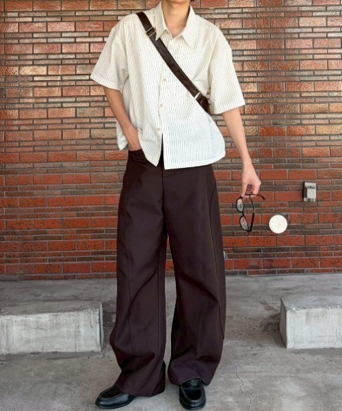 Chikashitsu +(チカシツプラス)の「【Chikashitsu +】seersucker crop shirt / 【チカシツプラス】シアサッカークロップ半袖シャツ<着用動画あり>(シャツ/ブラウス・メンズ・アイボリー/ブラック・ONE SIZE)」の19枚目の写真