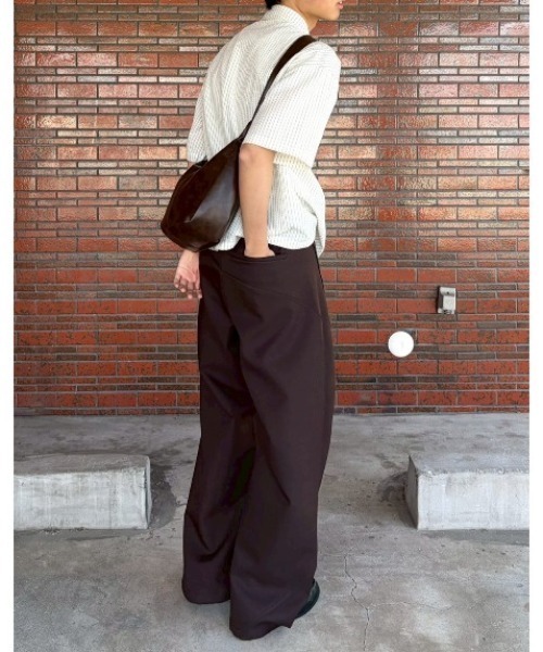 Chikashitsu +(チカシツプラス)の「【Chikashitsu +】seersucker crop shirt / 【チカシツプラス】シアサッカークロップ半袖シャツ<着用動画あり>(シャツ/ブラウス・メンズ・アイボリー/ブラック・ONE SIZE)」の21枚目の写真