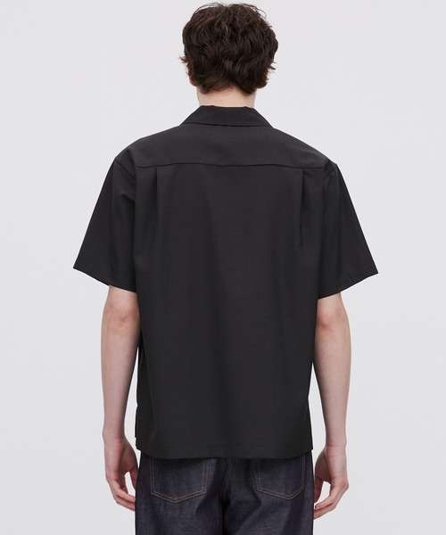 UNITED TOKYO(ユナイテッドトウキョウ)の「日本製【尾州ウール】SUMMER WOOL CUPRA オープンカラーシャツ |防シワ/接触冷感/吸湿性/軽量/通気性/べた付き防止(シャツ/ブラウス・メンズ・ダークグレー/グレイッシュベージュ/オフホワイト/ネイビー・2/1)」の15枚目の写真