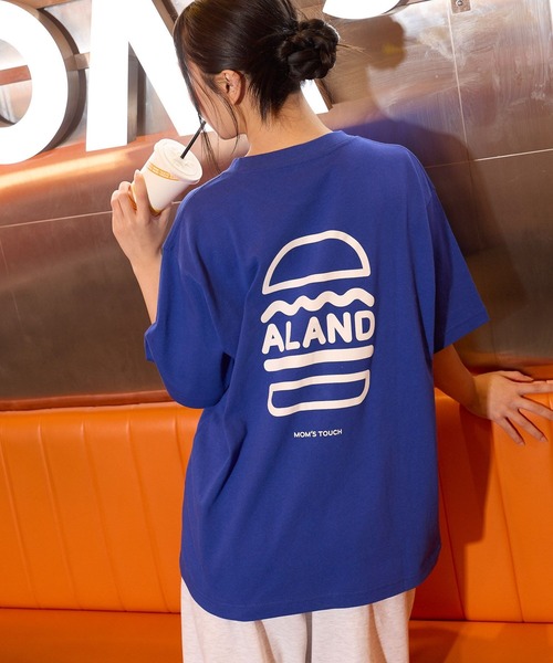 ALAND（エーランド）の「ALAND×MOM'S TOUCH／BIGロゴTシャツ（Tシャツ/カットソー・レディース・ホワイト/ブルー・MEDIUM/LARGE）」の13枚目の写真