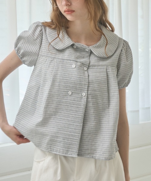 Birthday room(バースデイルーム)の「丸襟フラワーボタンパフブラウス/Round-Collar Puff-Sleeve Blouse with Flower Buttons(シャツ/ブラウス・レディース・クリーム/ネイビー・FREE)」の2枚目の写真