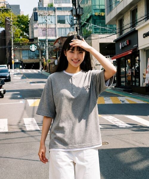 BASIC LABEL（ベーシックラベル）の「Mont Waffle Henley Neck Short-Sleeve T-shirt 3 Color [BLSR_0002]（Tシャツ/カットソー・レディース・グレー/ブラック/ホワイト・MEDIUM/LARGE/X-LARGE）」の9枚目の写真