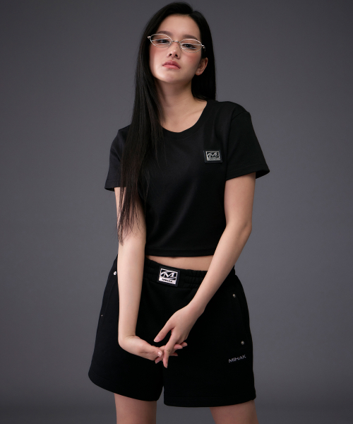 MIHAK(ミハク)の「メタルプレートクロップTシャツ (ブラック)(Tシャツ/カットソー・レディース・その他・1/2)」の3枚目の写真