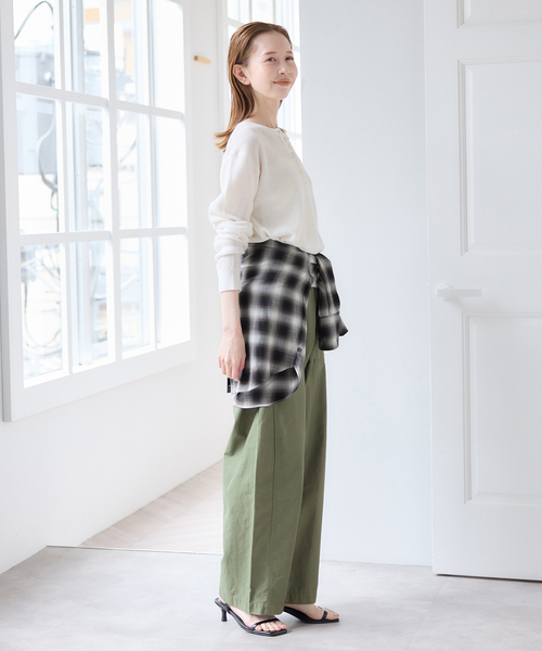 U by SPICK&SPAN(ユーバイスピックアンドスパン)の「シアーワッフルヘンリーネックニット(ニット/セーター・レディース・ブラウン/ホワイト/ブルー/イエロー・FREE)」の6枚目の写真