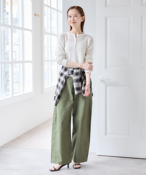 U by SPICK&SPAN(ユーバイスピックアンドスパン)の「シアーワッフルヘンリーネックニット(ニット/セーター・レディース・ブラウン/ホワイト/ブルー/イエロー・FREE)」の9枚目の写真