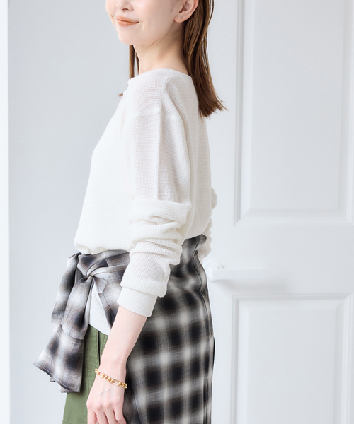 U by SPICK&SPAN(ユーバイスピックアンドスパン)の「シアーワッフルヘンリーネックニット(ニット/セーター・レディース・ブラウン/ホワイト/ブルー/イエロー・FREE)」の14枚目の写真