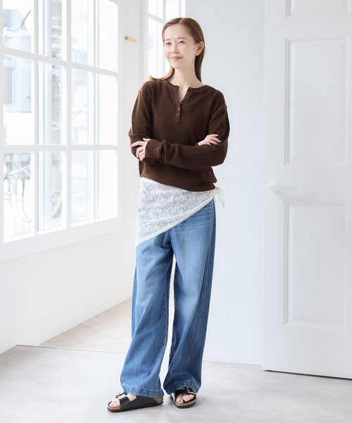 U by SPICK&SPAN(ユーバイスピックアンドスパン)の「シアーワッフルヘンリーネックニット(ニット/セーター・レディース・ブラウン/ホワイト/ブルー/イエロー・FREE)」の20枚目の写真