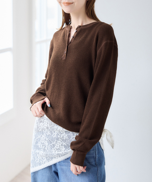 U by SPICK&SPAN(ユーバイスピックアンドスパン)の「シアーワッフルヘンリーネックニット(ニット/セーター・レディース・ブラウン/ホワイト/ブルー/イエロー・FREE)」の21枚目の写真