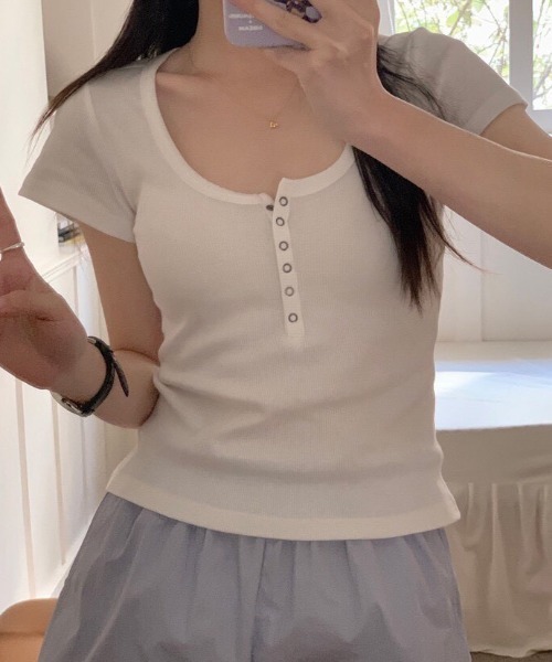 NANEA（ナネア）の「リングドットヘンリーネックT（Tシャツ/カットソー・レディース・グレー/ブラック/ホワイト・LARGE/MEDIUM）」の9枚目の写真