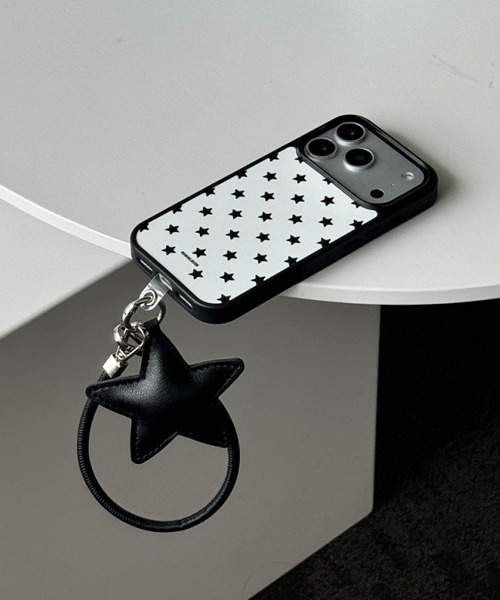 Fun & Daily(ファンアンドデイリー)の「Star Charm iPhone 16 17 Case(スマホケース/カバー・レディース・ブラック・iPhone 17 Pro Max/iPhone 17 Pro/iPhone 17/iPhone 16 Pro Max/iPhone 16 Pro/iPhone 16)」の4枚目の写真