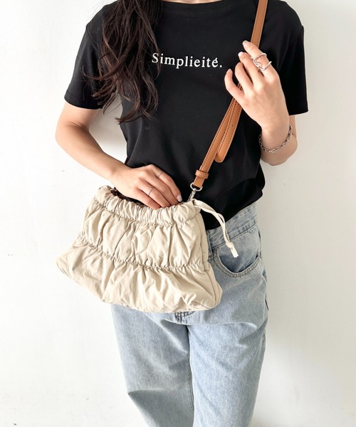 NATURALIST(ナチュラリスト)の「2WAY ドロストギャザー ショルダーバッグ/巾着バッグ(ハンドバッグ・レディース・ホワイト/ベージュ/ブラック・FREE)」の2枚目の写真