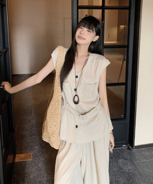 FAVORITO(ファヴォリート)の「ノースリーブトップスワイドパンツセットアップ(セットアップ・レディース・ベージュ/グレー・S/M/L)」の18枚目の写真