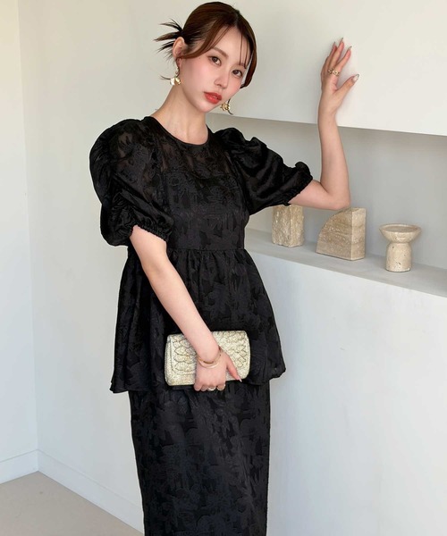 GeeRA(ジーラ)の「バブルスリーブペプラムジャガードドレス(ドレス・レディース・ブラック/ライトグレー・X-LARGE/LARGE/MEDIUM)」の2枚目の写真