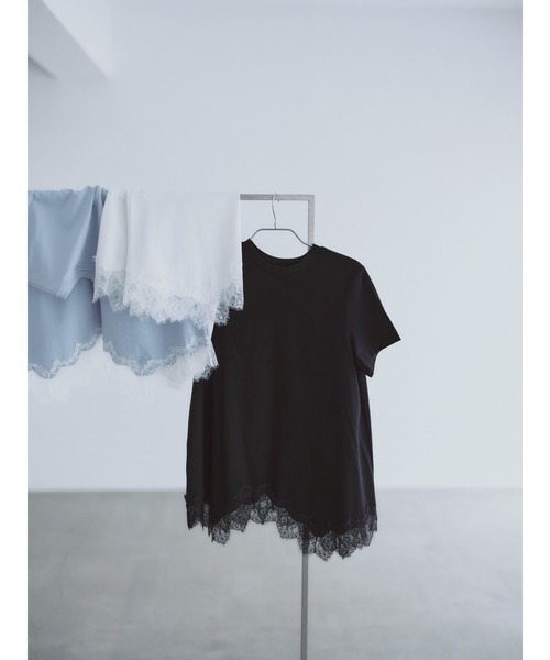 Mila Owen(ミラオーウェン)の「【WEB限定】レースヘムTシャツ(Tシャツ/カットソー・レディース・ホワイト/ライトブルー/ブラック・F)」の4枚目の写真