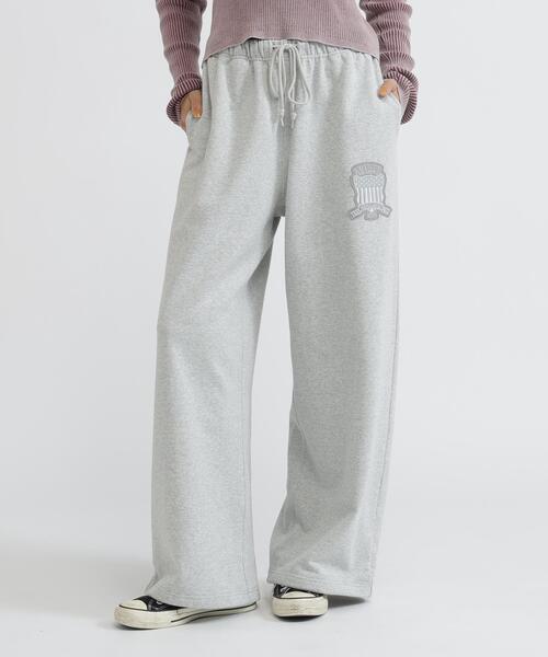 AVIREX(アヴィレックス)の「SIGNATURE VARSITY LOGO SWEAT PANTS(スウェットパンツ・レディース・グレー/オフホワイト/ブラック・S/M)」の3枚目の写真